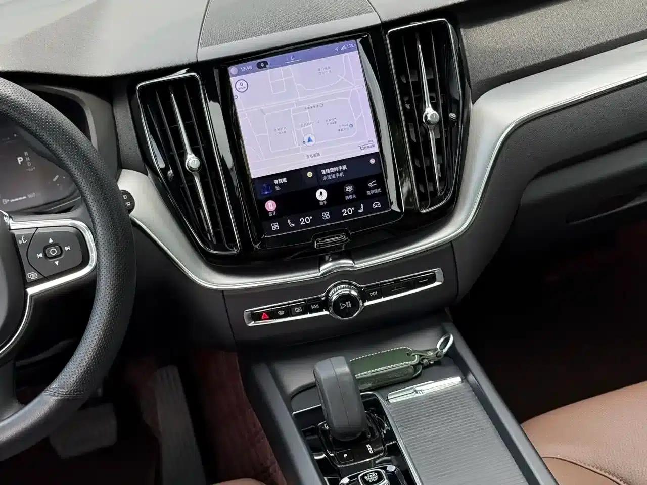 2022 Volvo XC60 B5 AWD Inscription Luxury Edition — миниатюра 8