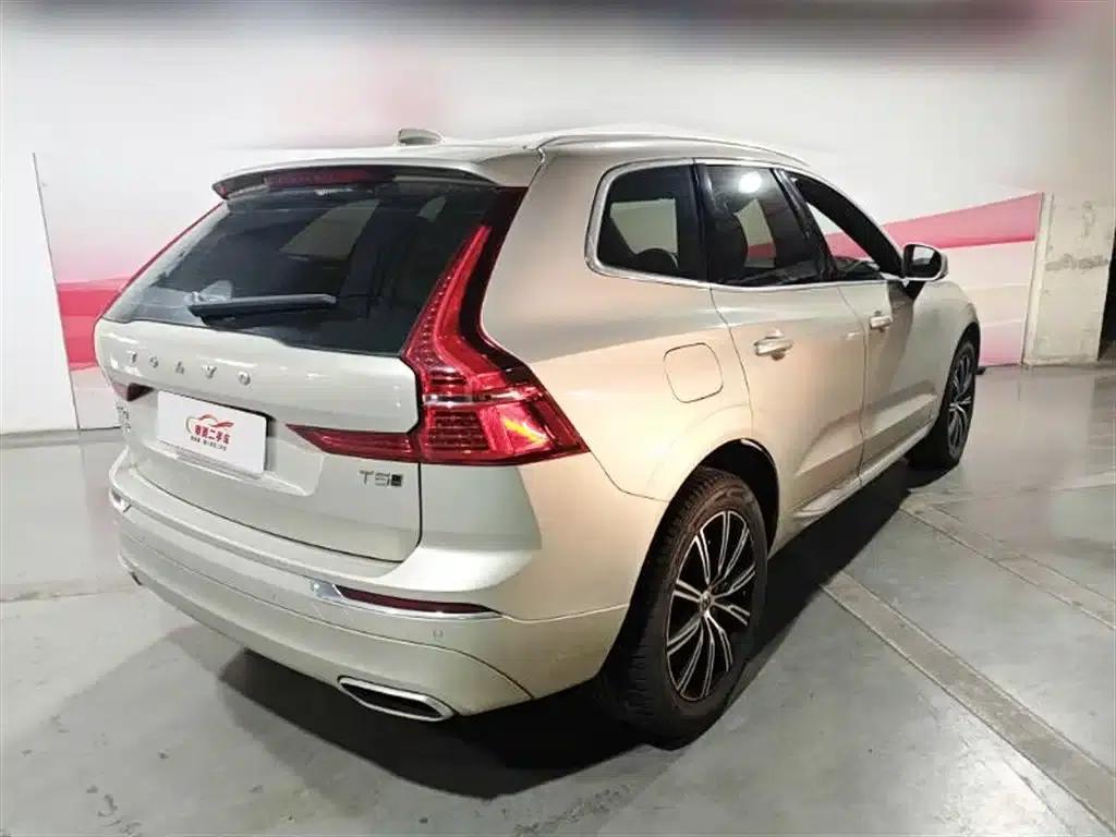 2021 Volvo XC60 T5 AWD Inscription Luxury Edition — миниатюра 3