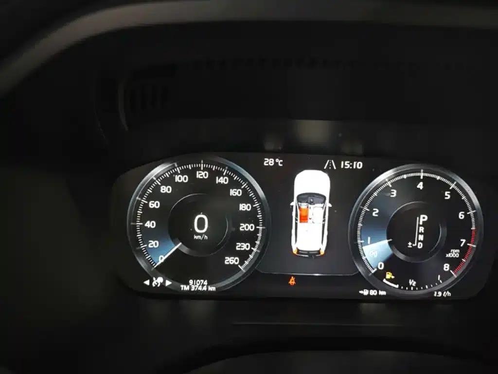 2021 Volvo XC60 T5 AWD Inscription Luxury Edition — миниатюра 5