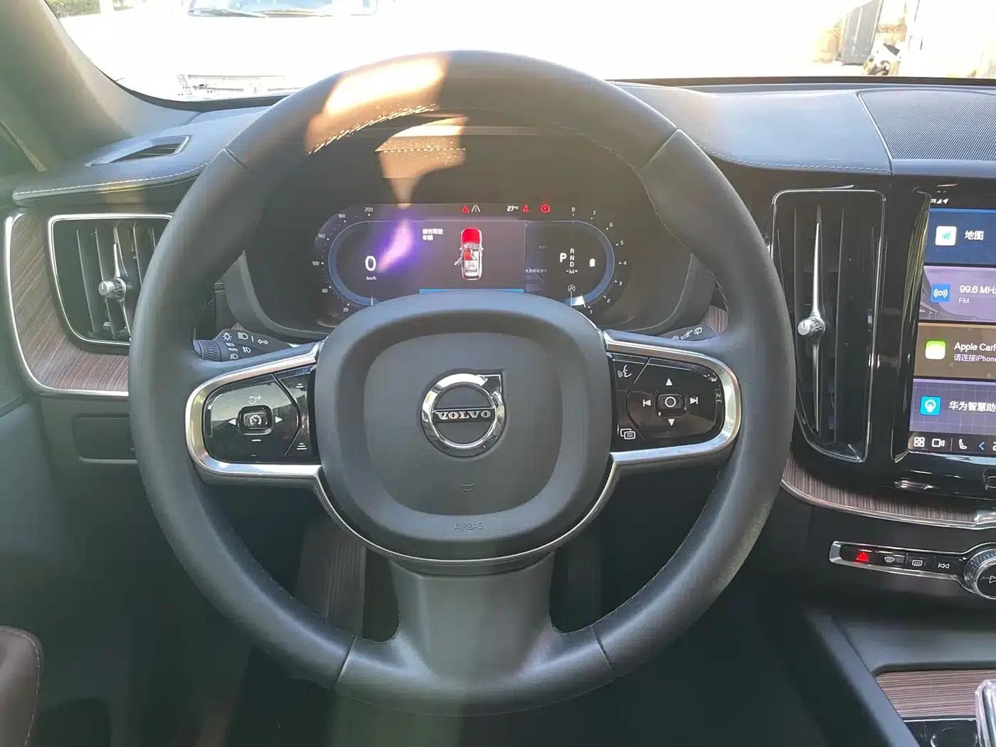 2023 Volvo XC60 B5 AWD Inscription Luxury Edition — миниатюра 11