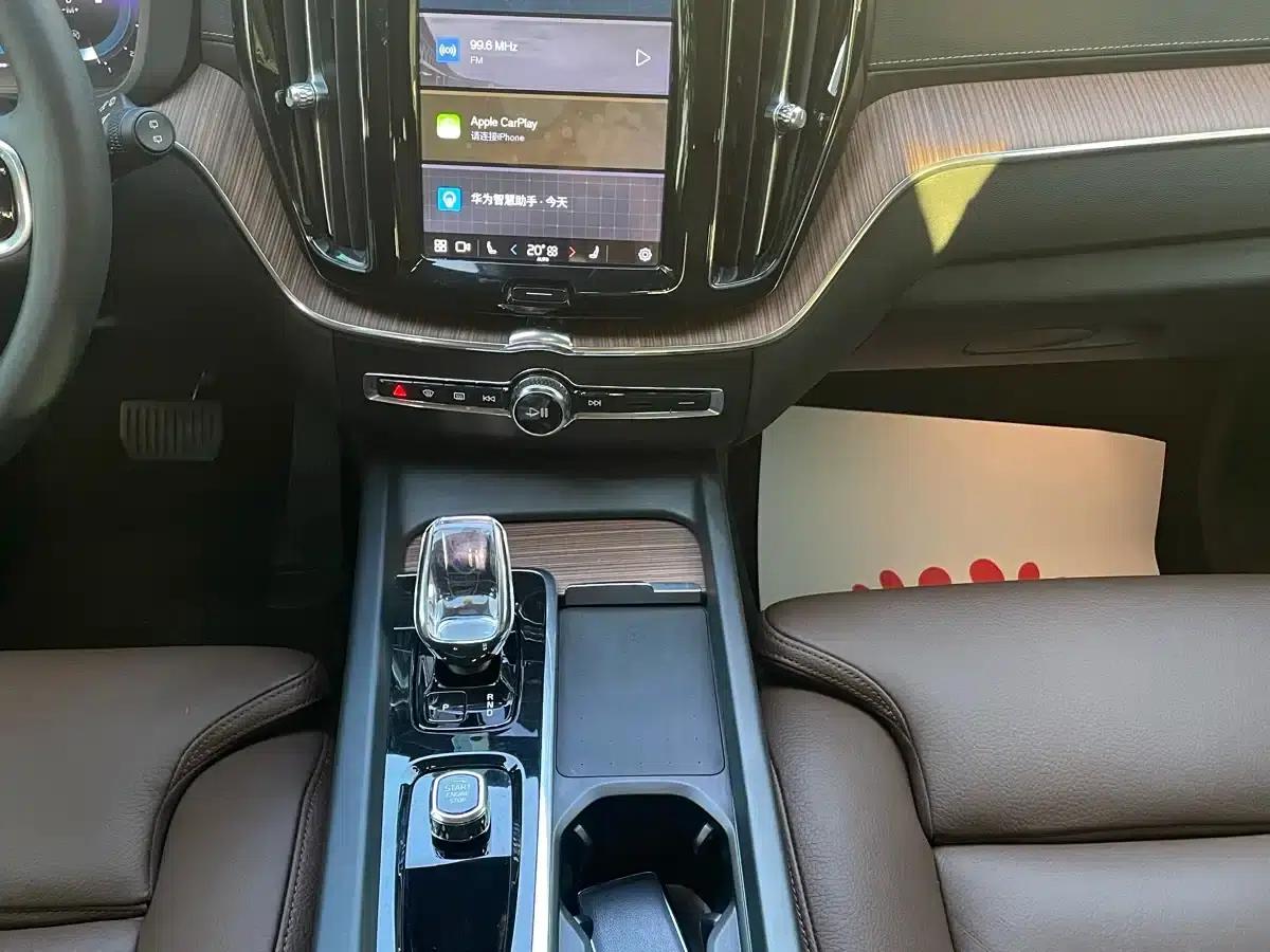 2023 Volvo XC60 B5 AWD Inscription Luxury Edition — миниатюра 12