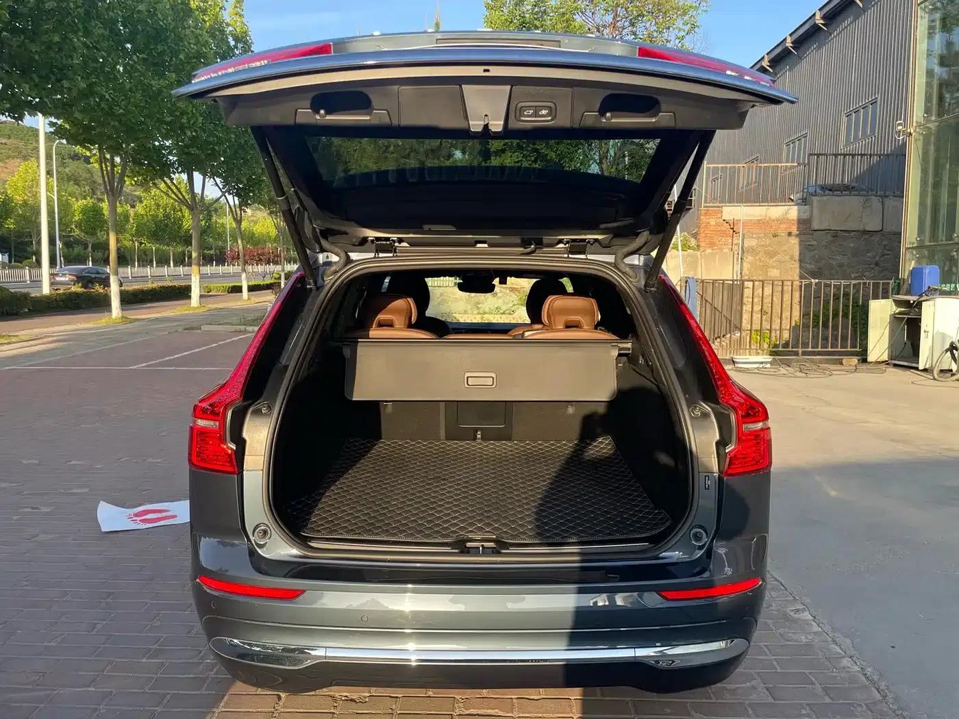 2023 Volvo XC60 B5 AWD Inscription Luxury Edition — миниатюра 14