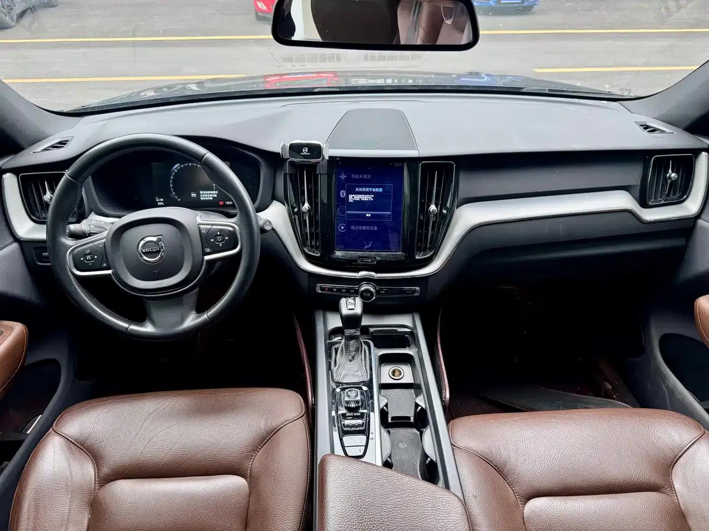 2021 Volvo XC60 T5 AWD Inscription Luxury Edition — миниатюра 9