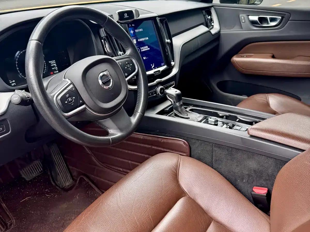2021 Volvo XC60 T5 AWD Inscription Luxury Edition — миниатюра 10
