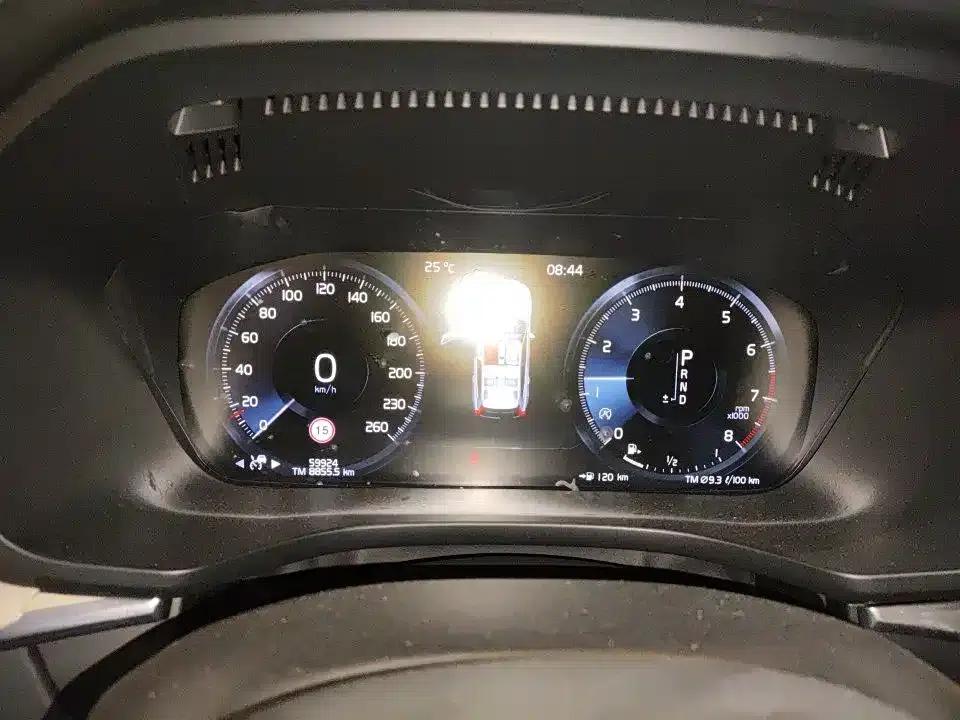 2021 Volvo XC60 T5 AWD Inscription Luxury Edition — миниатюра 6