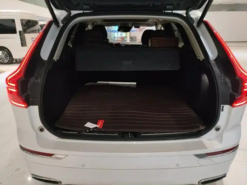 2021 Volvo XC60 T5 AWD Inscription Luxury Edition — миниатюра 7