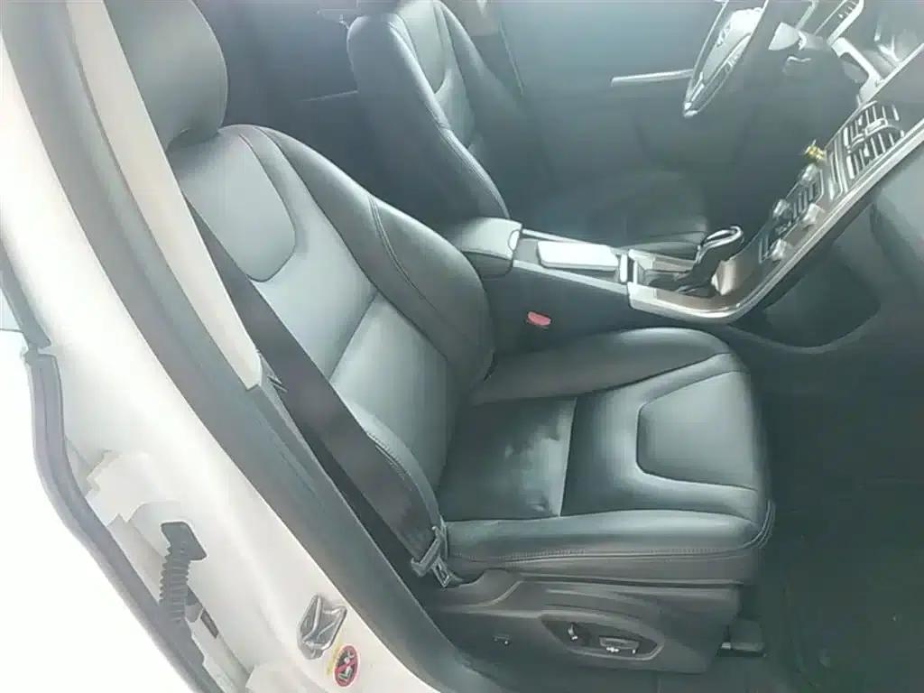 2017 Volvo XC60 T5 Smart Upgrade Edition — миниатюра 25