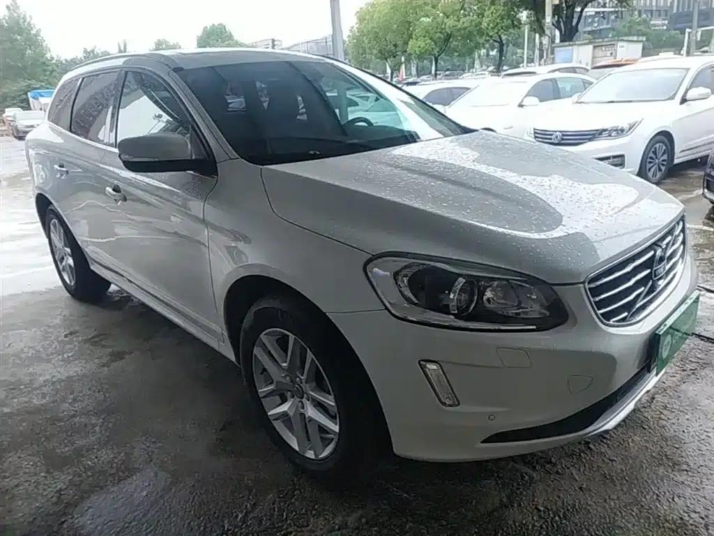 2017 Volvo XC60 T5 Smart Upgrade Edition — миниатюра 4