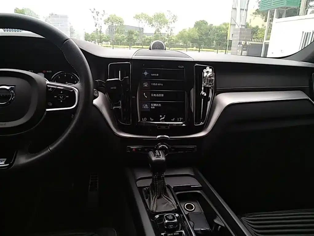 2018 Volvo XC60 T5 AWD Inscription Sport — миниатюра 13