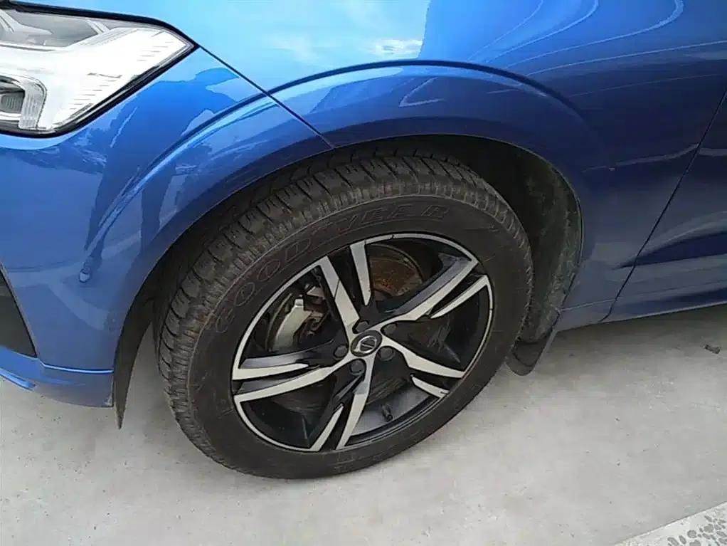 2018 Volvo XC60 T5 AWD Inscription Sport — миниатюра 23