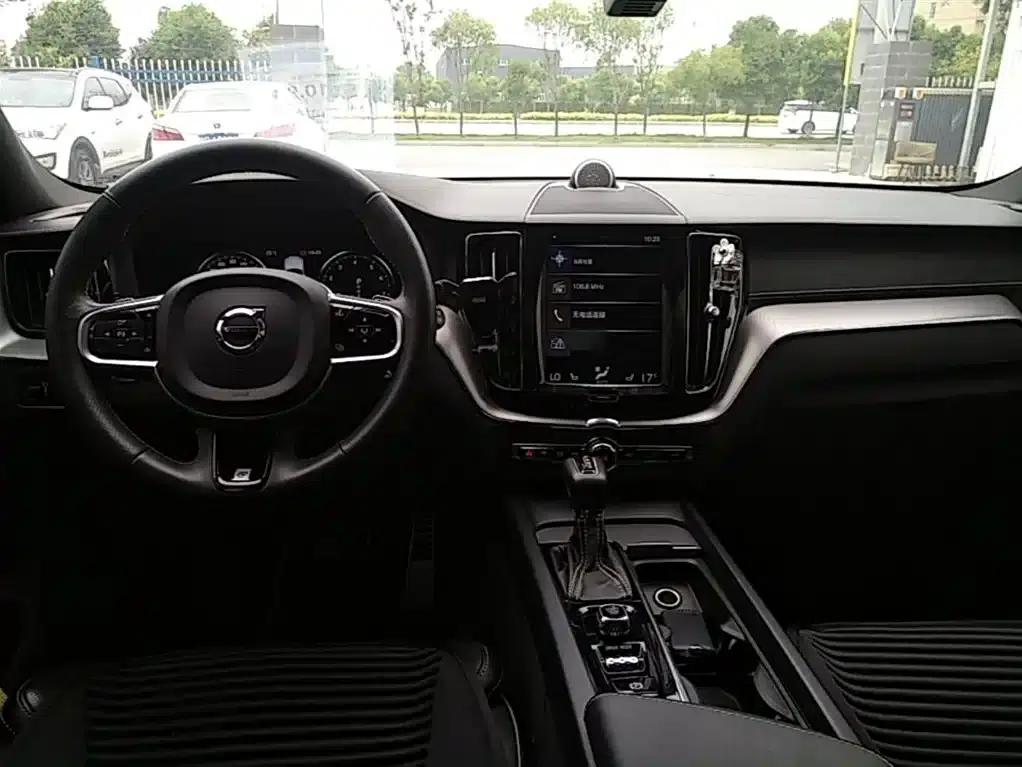 2018 Volvo XC60 T5 AWD Inscription Sport — миниатюра 10