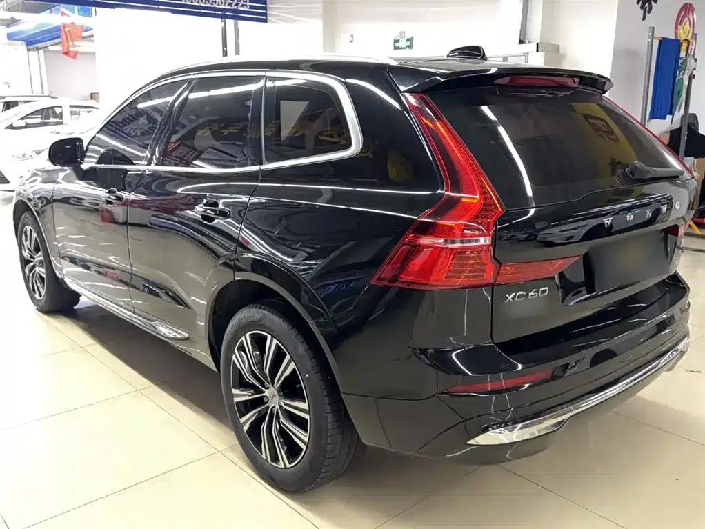 2022 Volvo XC60 B5 AWD Inscription Luxury Edition — миниатюра 11