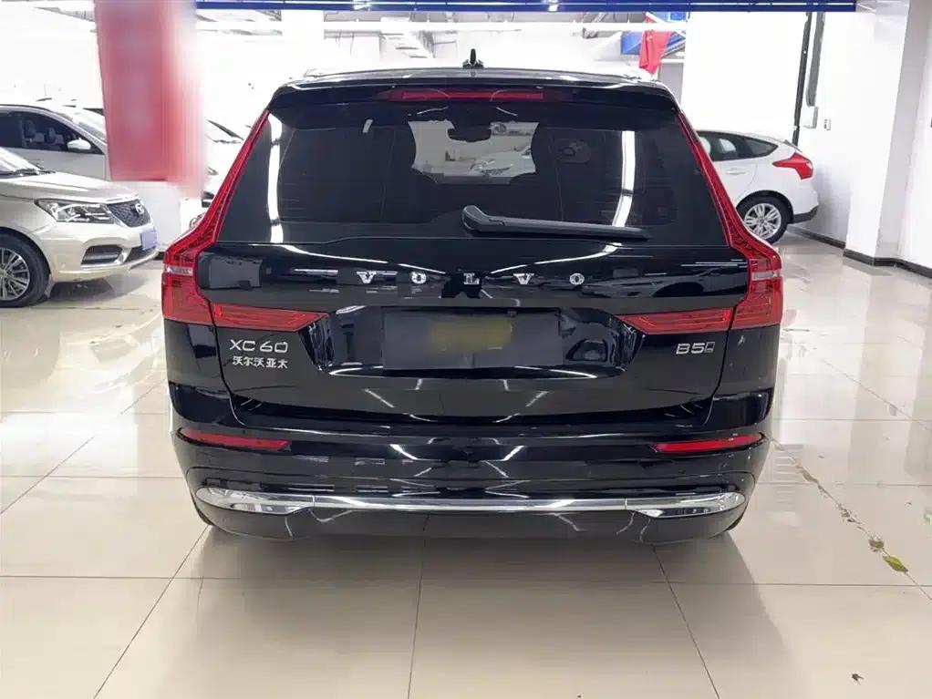 2022 Volvo XC60 B5 AWD Inscription Luxury Edition — миниатюра 12
