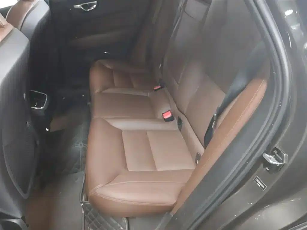 2019 Volvo XC60 T5 AWD Inscription Luxury Edition (China V Emission Standard) — миниатюра 17