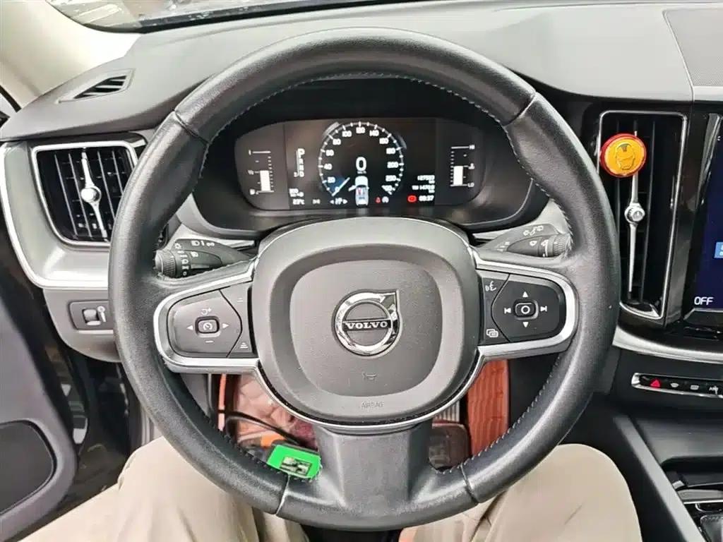 2020 Volvo XC60 T5 AWD Inscription Luxury Edition — миниатюра 11