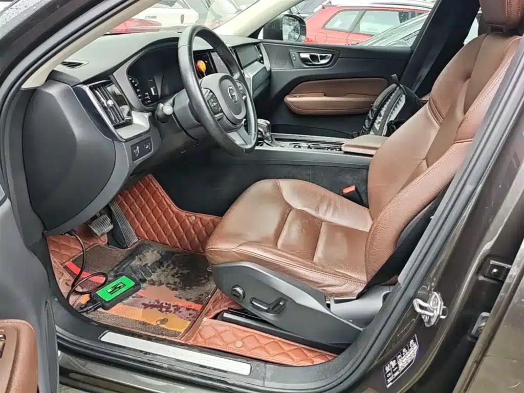 2020 Volvo XC60 T5 AWD Inscription Luxury Edition — миниатюра 15