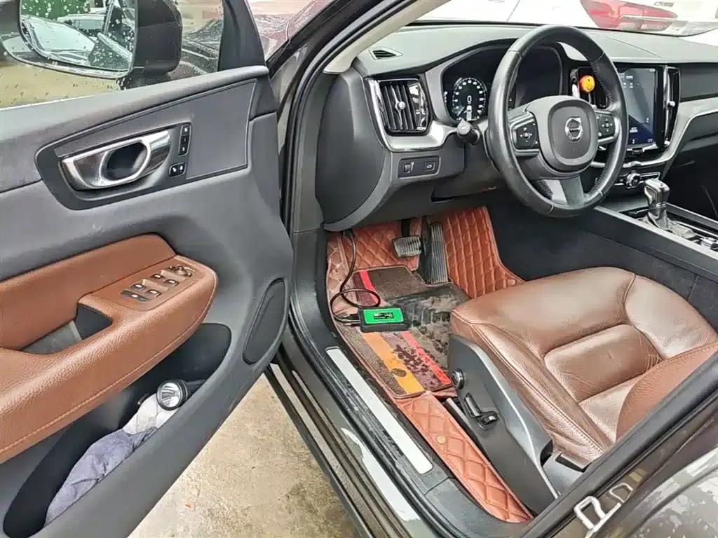 2020 Volvo XC60 T5 AWD Inscription Luxury Edition — миниатюра 16