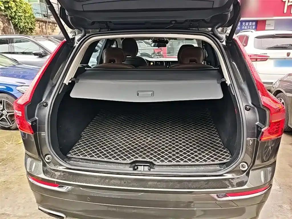 2020 Volvo XC60 T5 AWD Inscription Luxury Edition — миниатюра 19