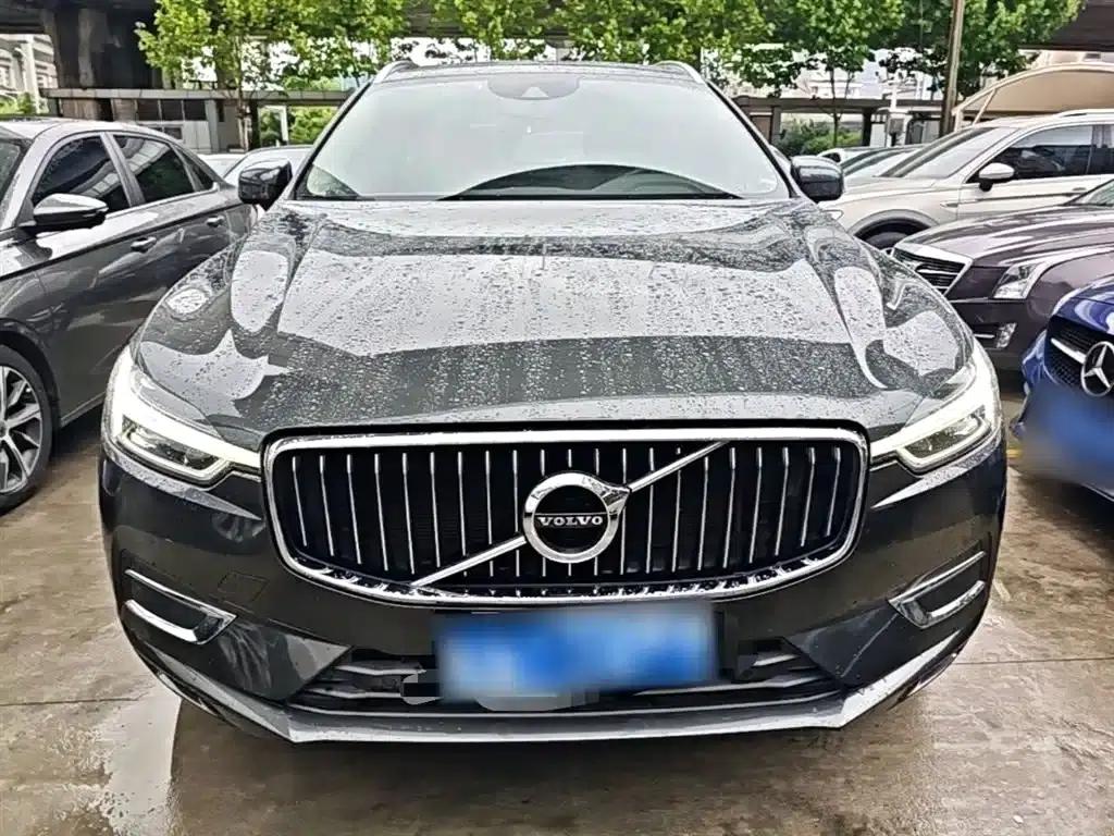 2020 Volvo XC60 T5 AWD Inscription Luxury Edition — миниатюра 3