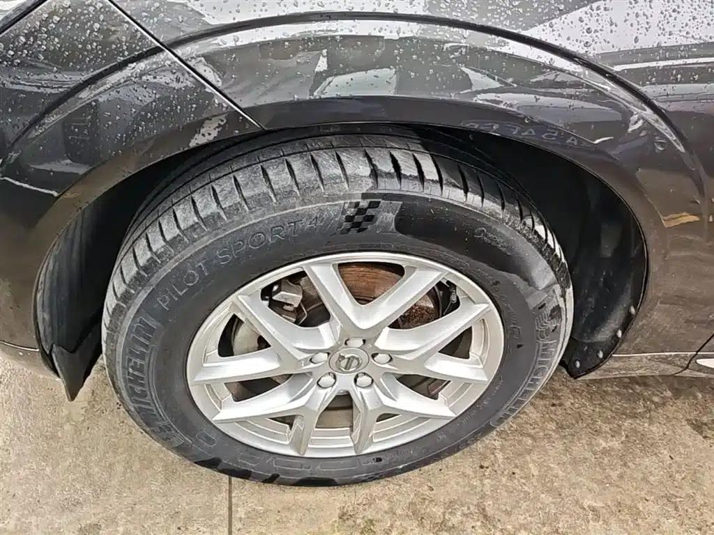 2020 Volvo XC60 T5 AWD Inscription Luxury Edition — миниатюра 23