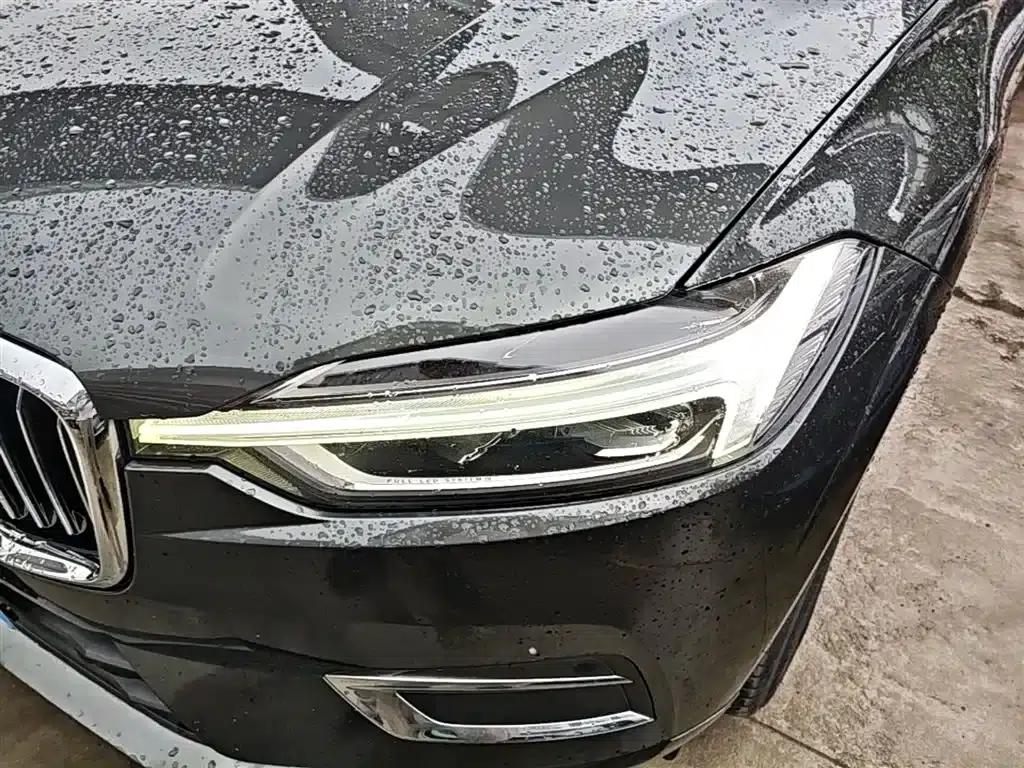 2020 Volvo XC60 T5 AWD Inscription Luxury Edition — миниатюра 24