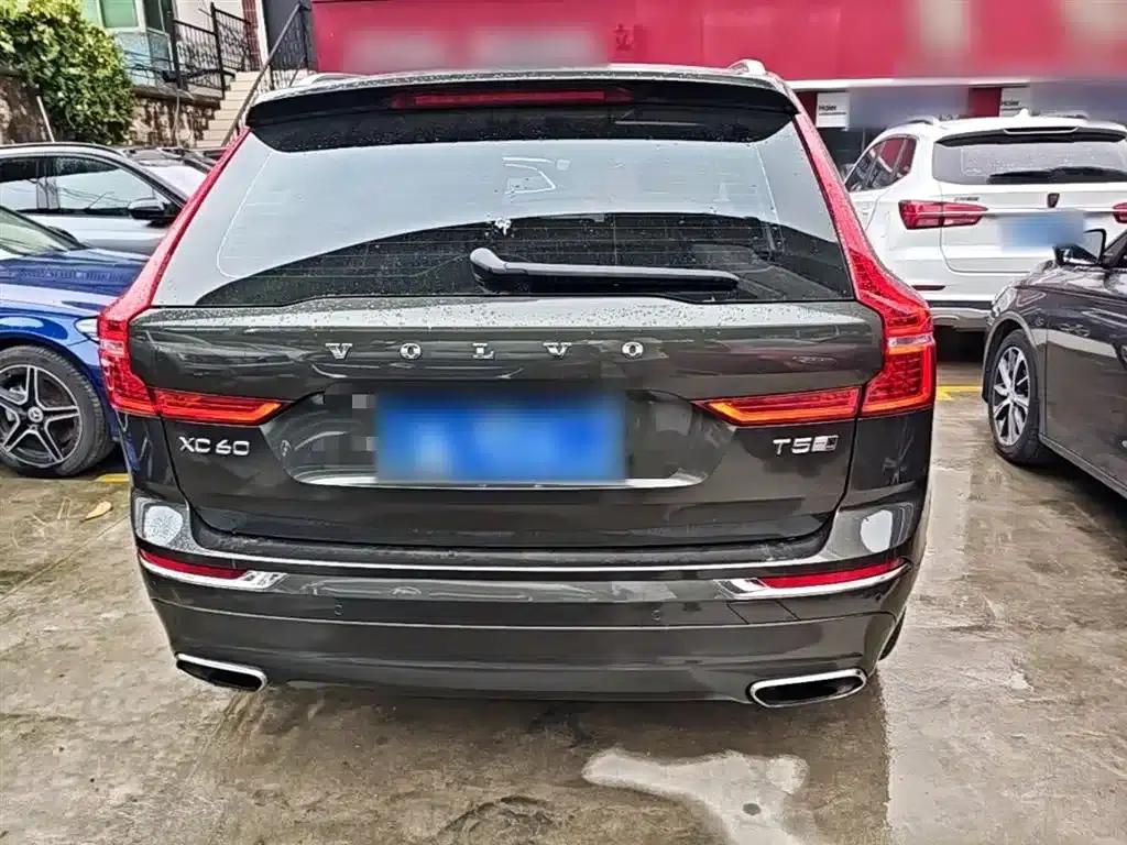 2020 Volvo XC60 T5 AWD Inscription Luxury Edition — миниатюра 6