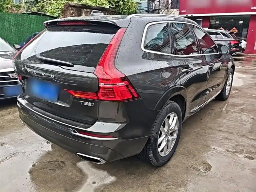 2020 Volvo XC60 T5 AWD Inscription Luxury Edition — миниатюра 7