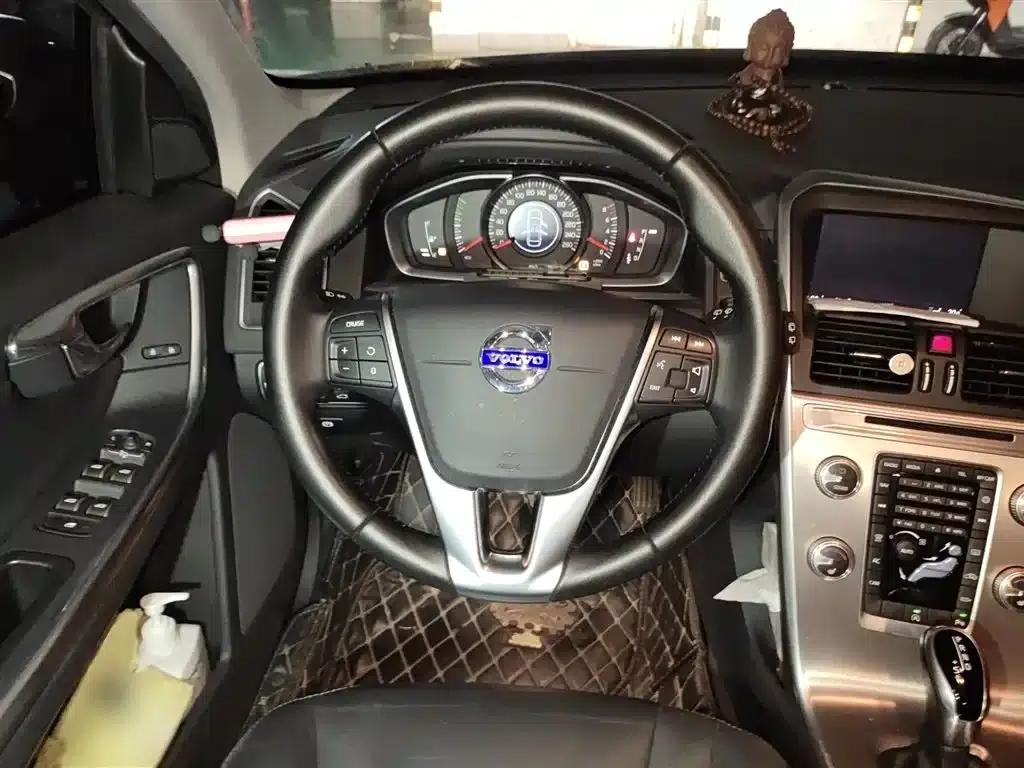 2017 Volvo XC60 T5 Smart Upgrade Edition — миниатюра 3