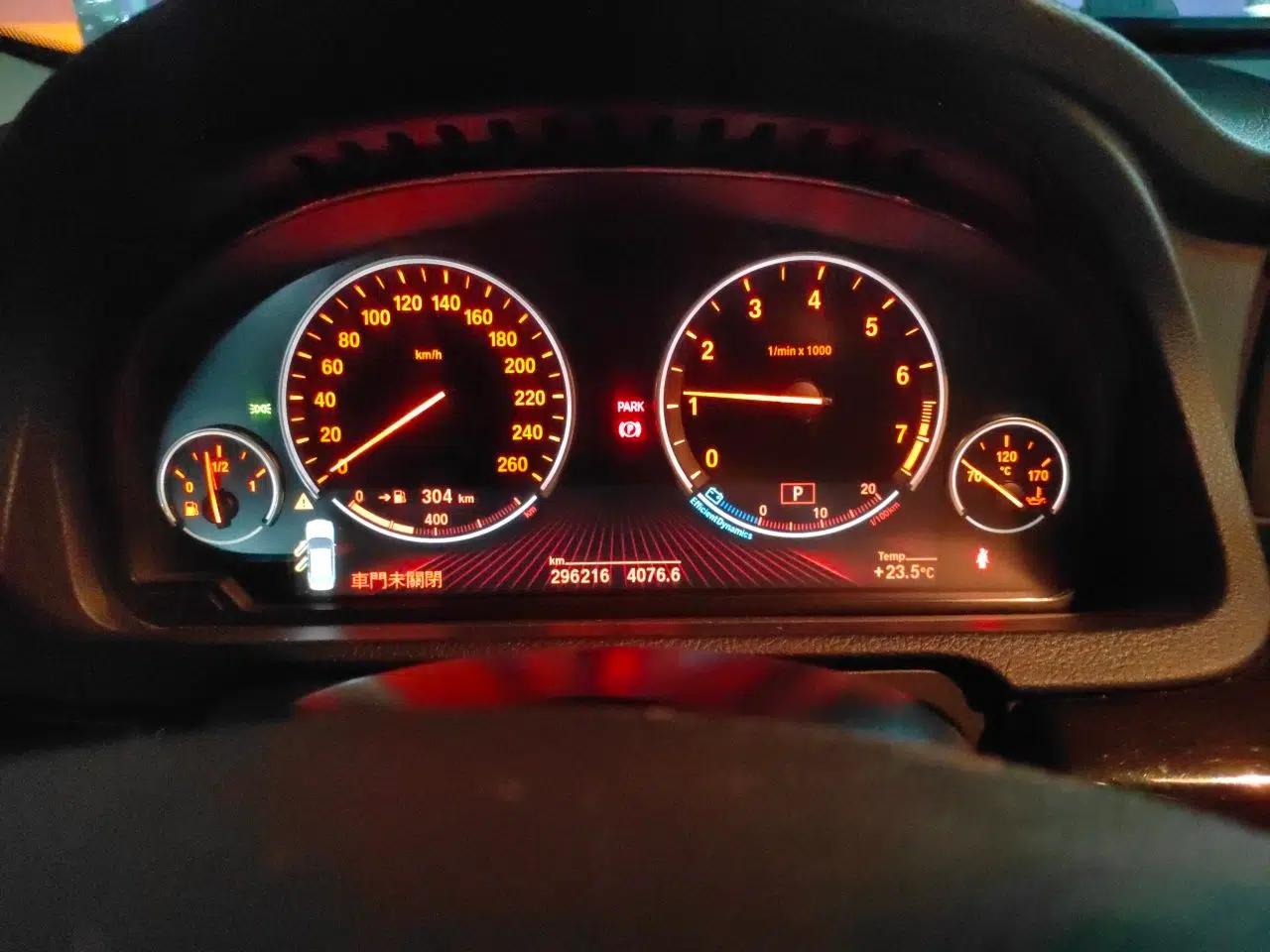 BMW 5 Series GT 2014 535i Leading Model — миниатюра 12