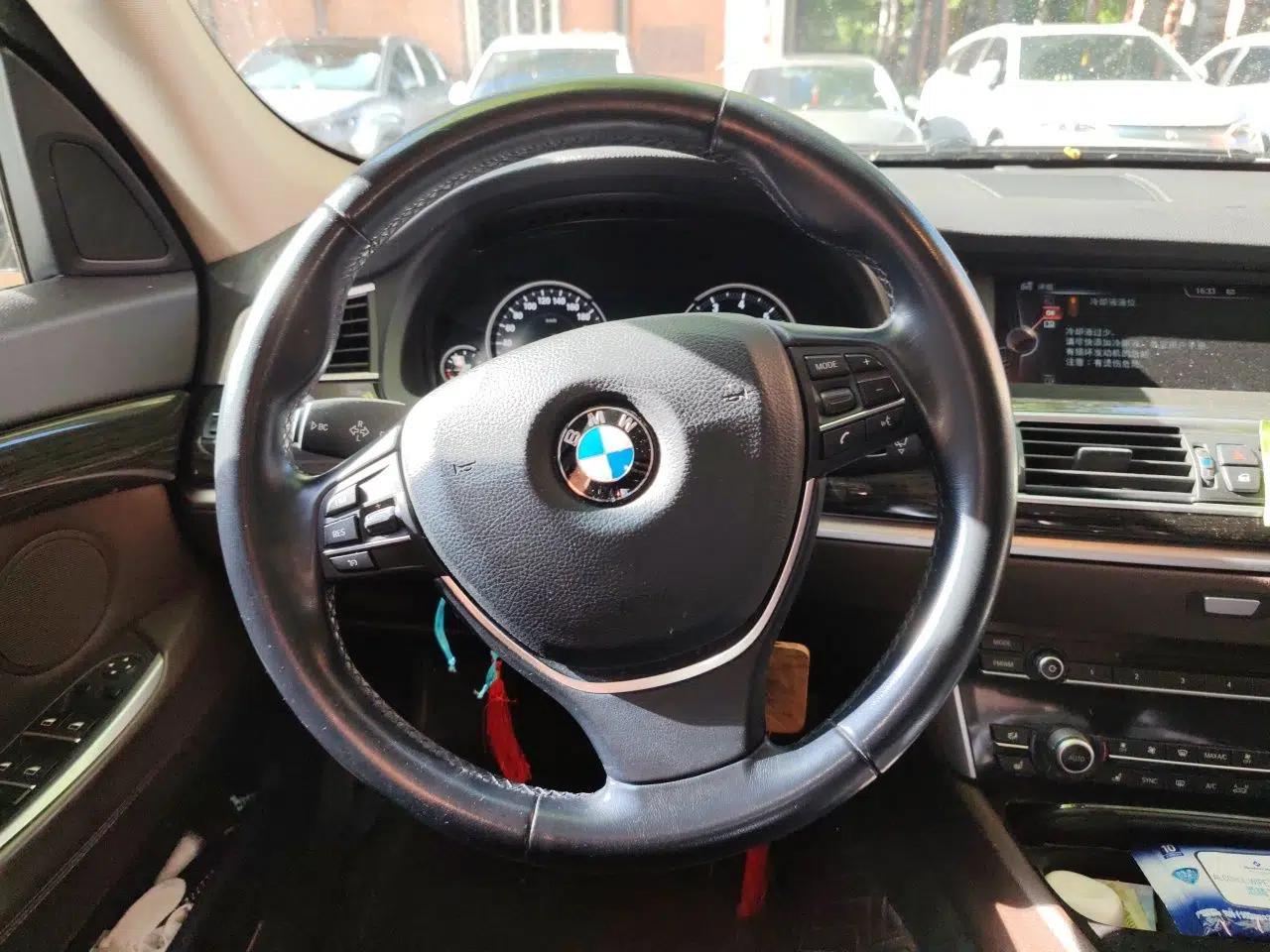 BMW 5 Series GT 2015 528i Luxury Edition — миниатюра 11