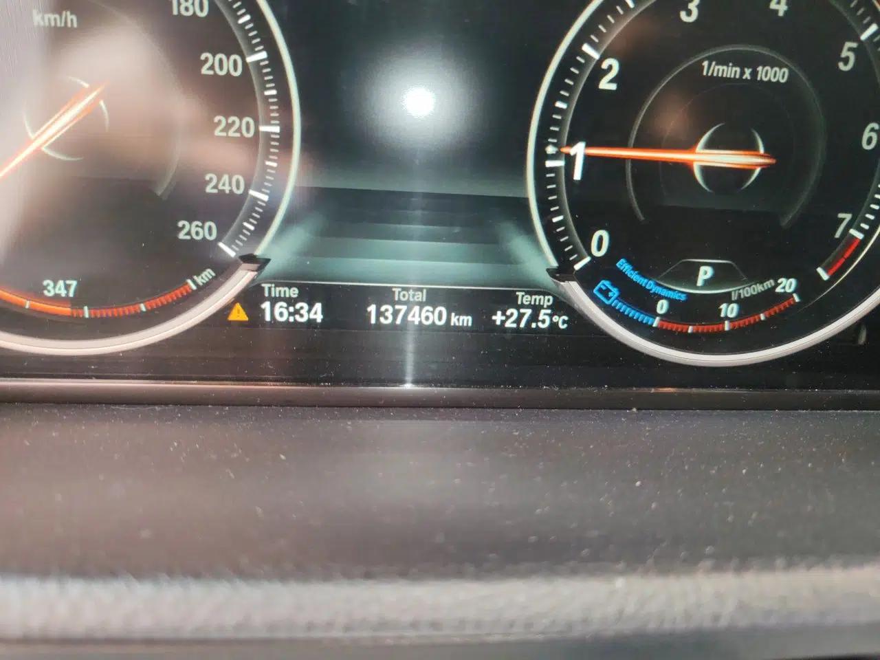 BMW 5 Series GT 2015 528i Luxury Edition — миниатюра 13