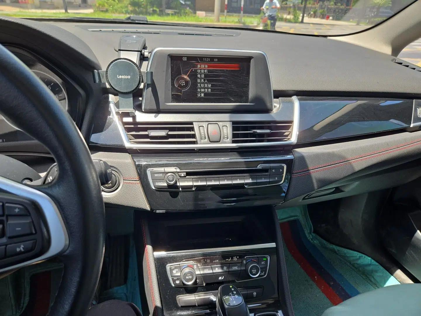 BMW 2 Series Gran Tourer 2015 218i Sports Design Package — миниатюра 14