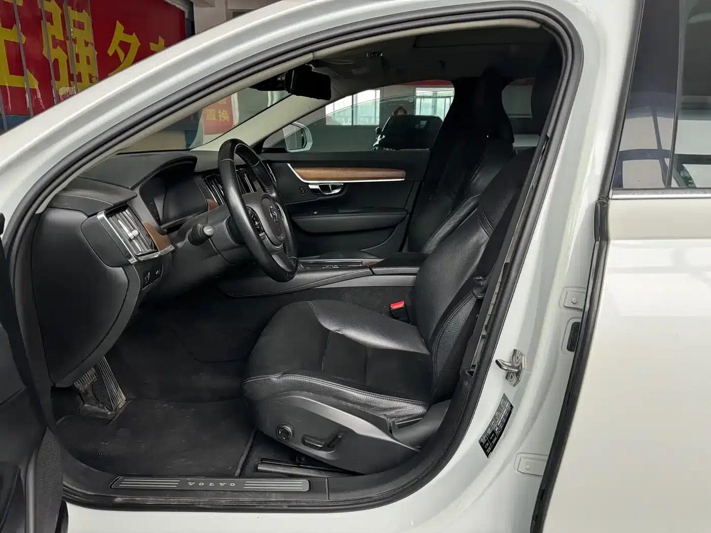 2019 Volvo S90 T5 Smart Edition — миниатюра 6