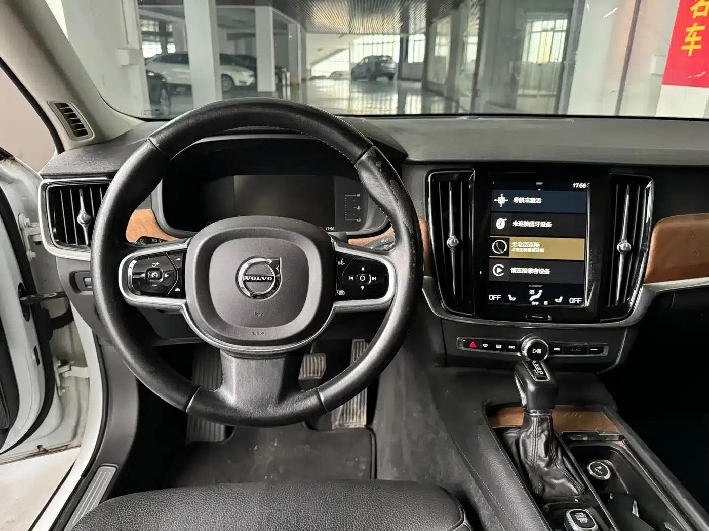2019 Volvo S90 T5 Smart Edition — миниатюра 9