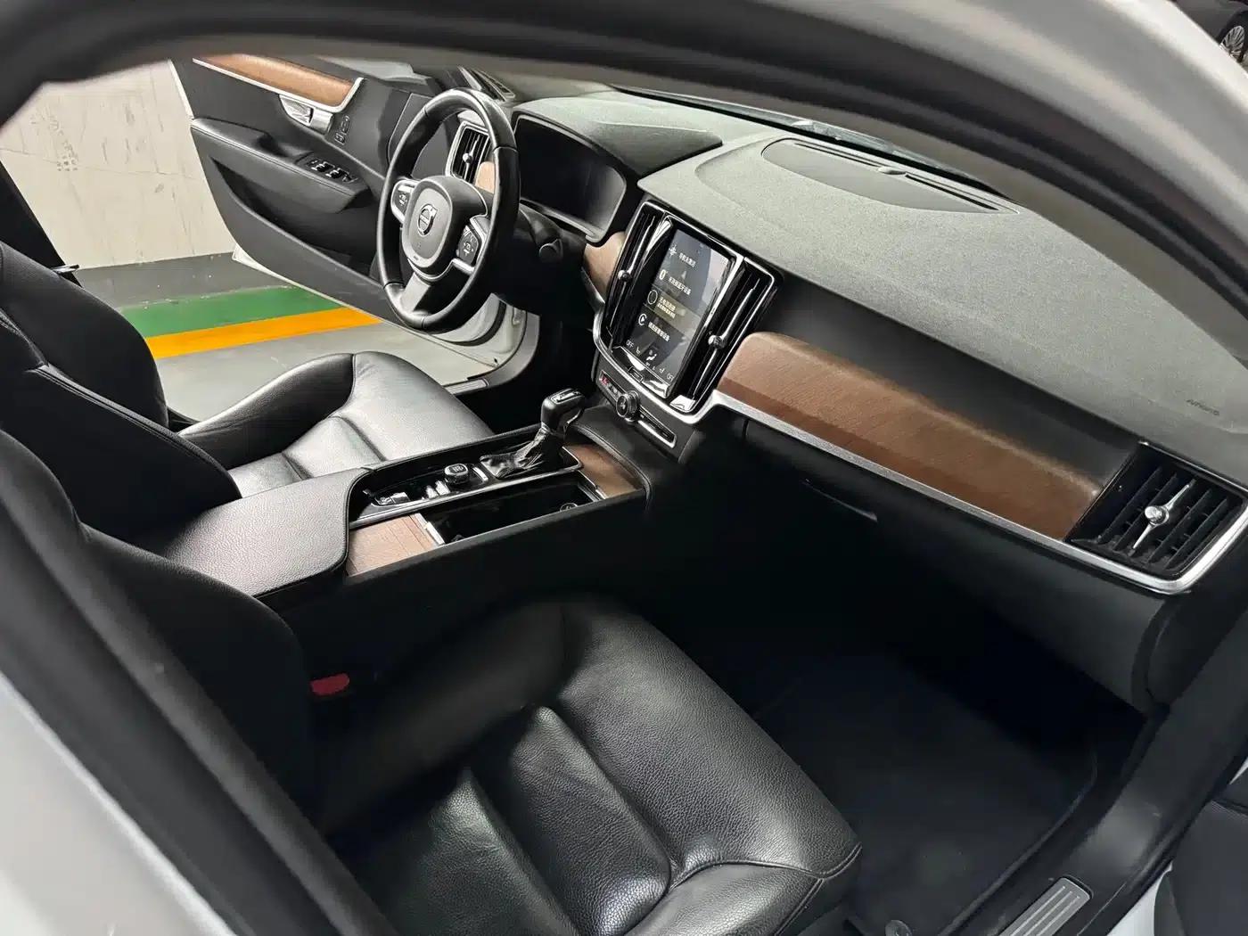 2019 Volvo S90 T5 Smart Edition — миниатюра 10