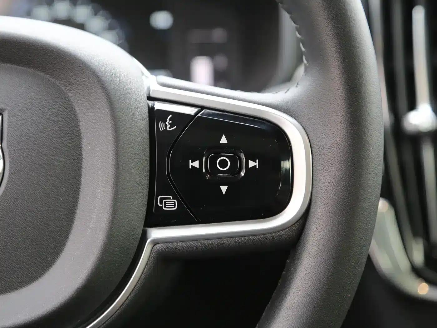 2018 Volvo S90 T5 Smart Edition — миниатюра 4