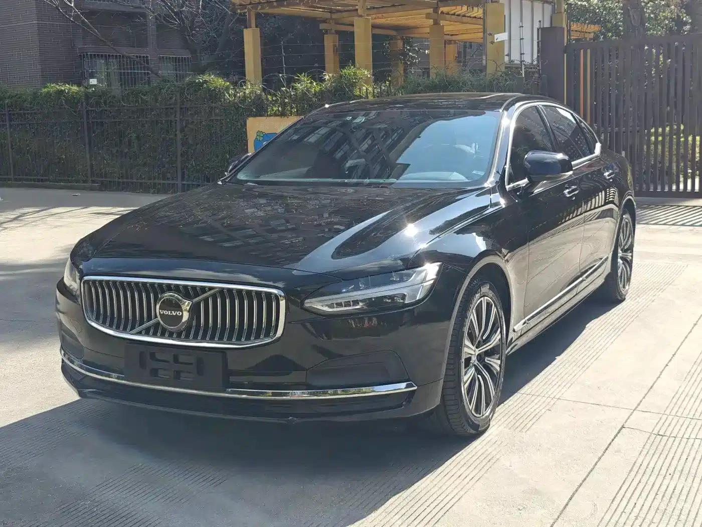 2022 Volvo S90 B5 Smart Luxury Edition — миниатюра 1