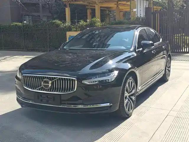 2022 Volvo S90 B5 Smart Luxury Edition
