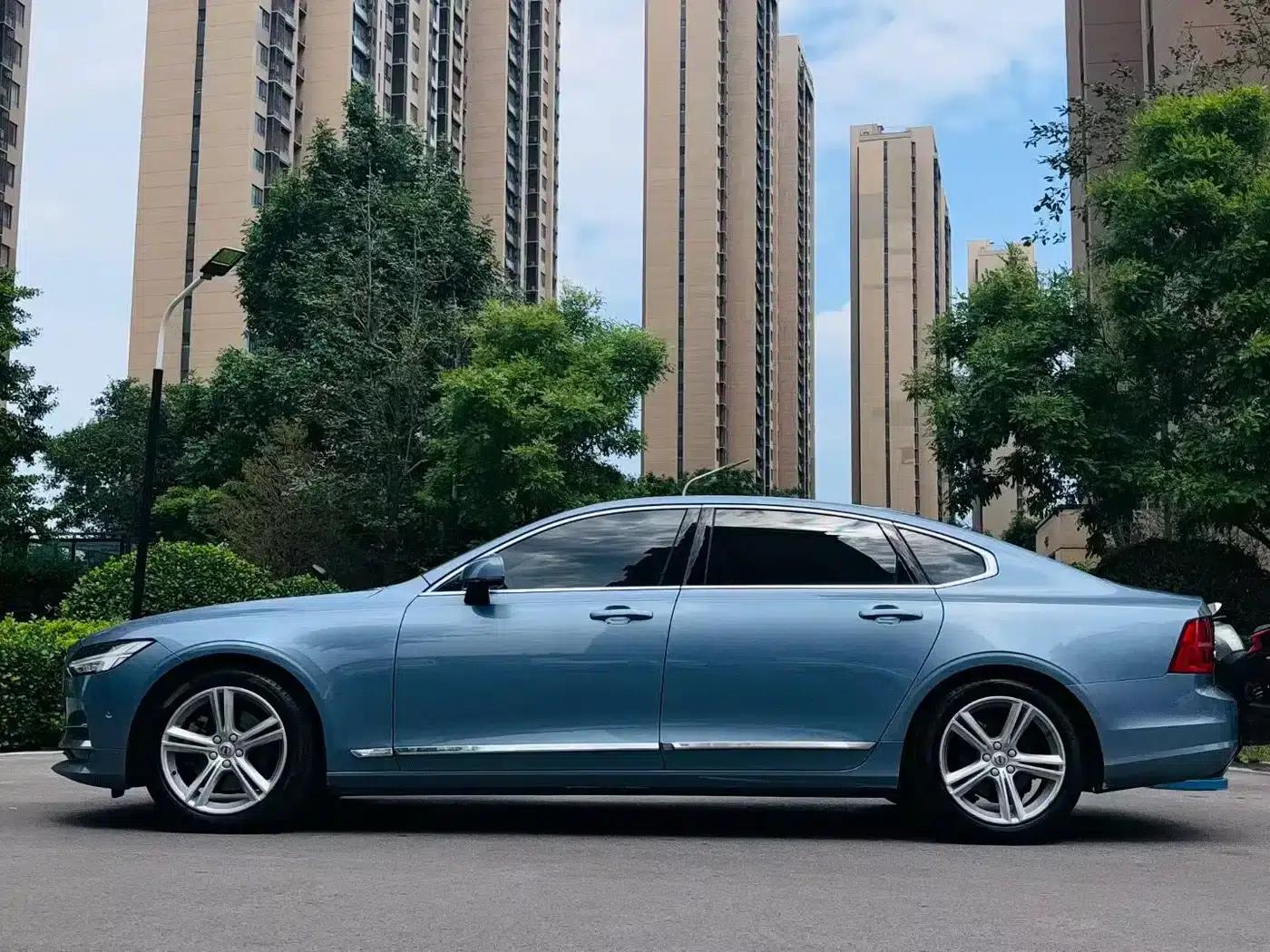 2018 Volvo S90 T4 Smart Edition — миниатюра 4