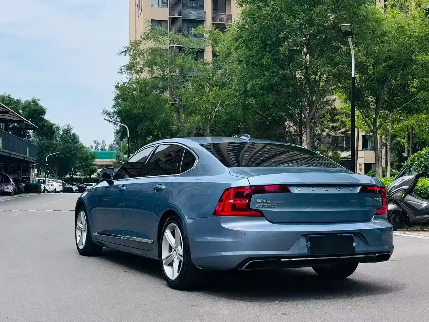 2018 Volvo S90 T4 Smart Edition — миниатюра 5