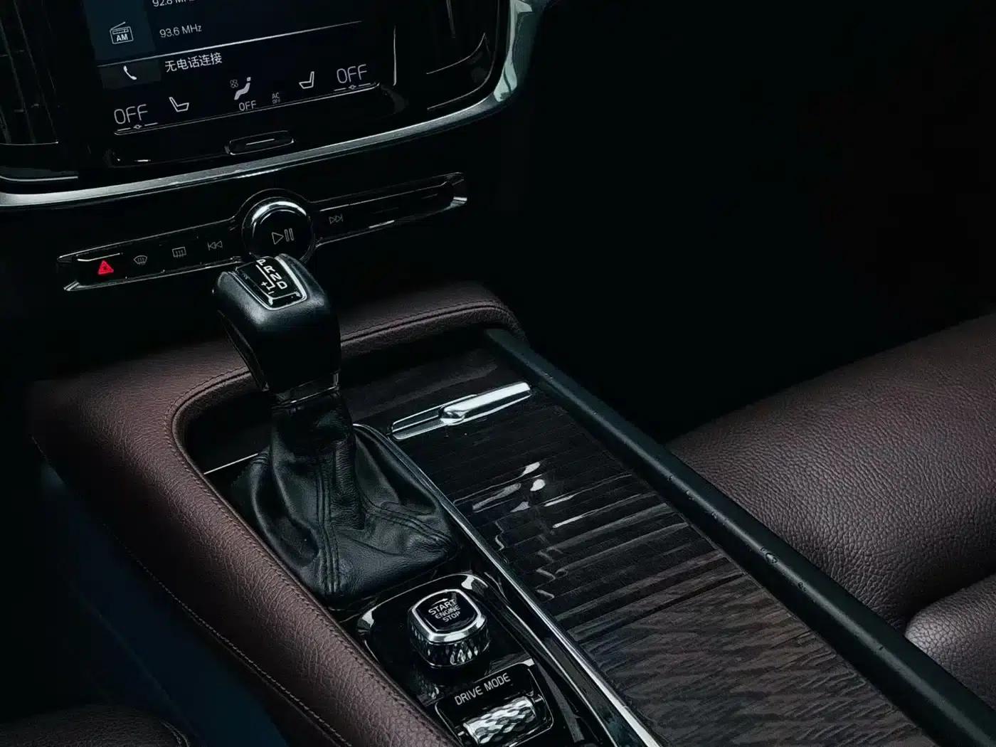 2018 Volvo S90 T4 Smart Edition — миниатюра 9