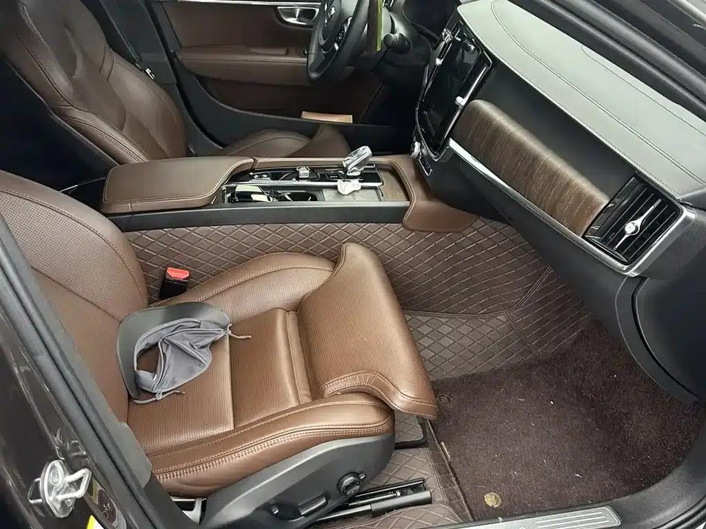 2023 Volvo S90 B5 Smart Luxury Edition — миниатюра 3
