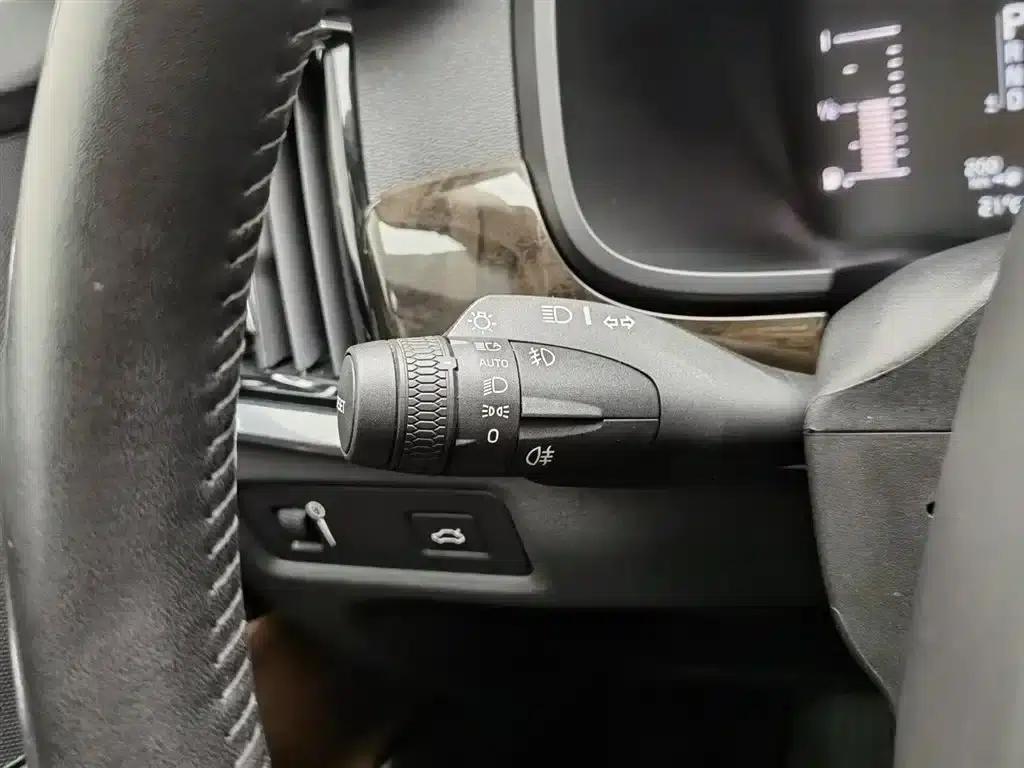 2017 Volvo S90 T5 Smart Edition — миниатюра 21