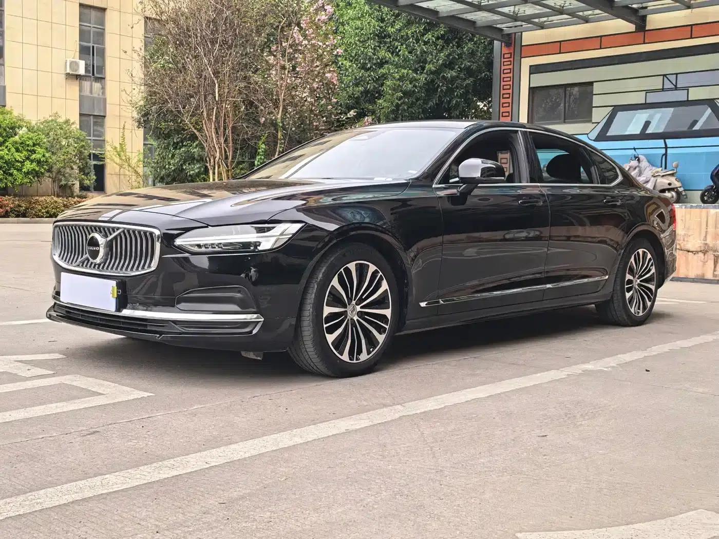 2024 Volvo S90 B5 Smart Luxury Edition — миниатюра 1