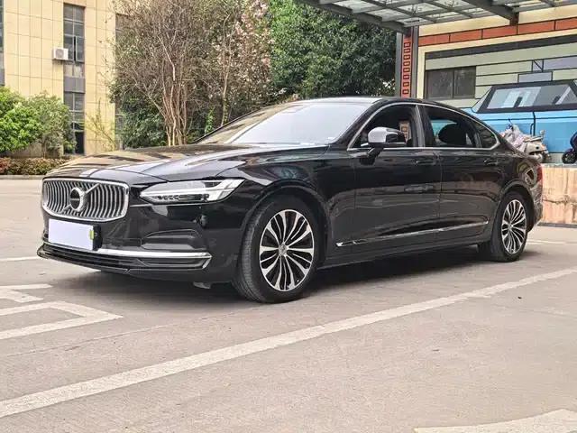 2024 Volvo S90 B5 Smart Luxury Edition