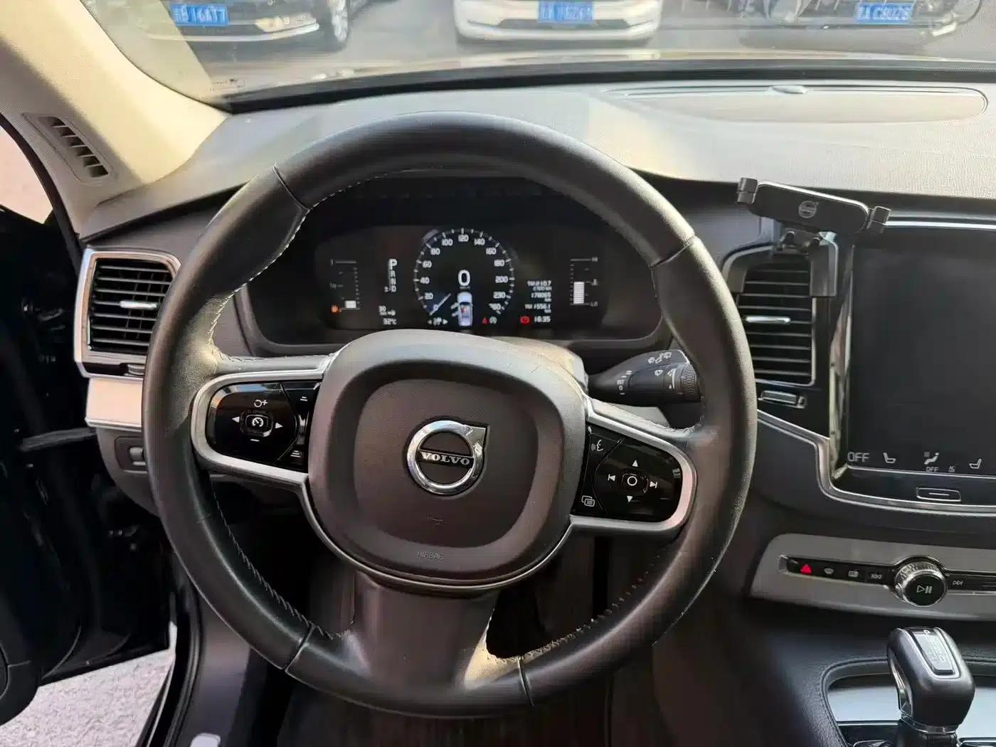 2017 Volvo XC90 T6 Smart Edition 5-seater — миниатюра 6