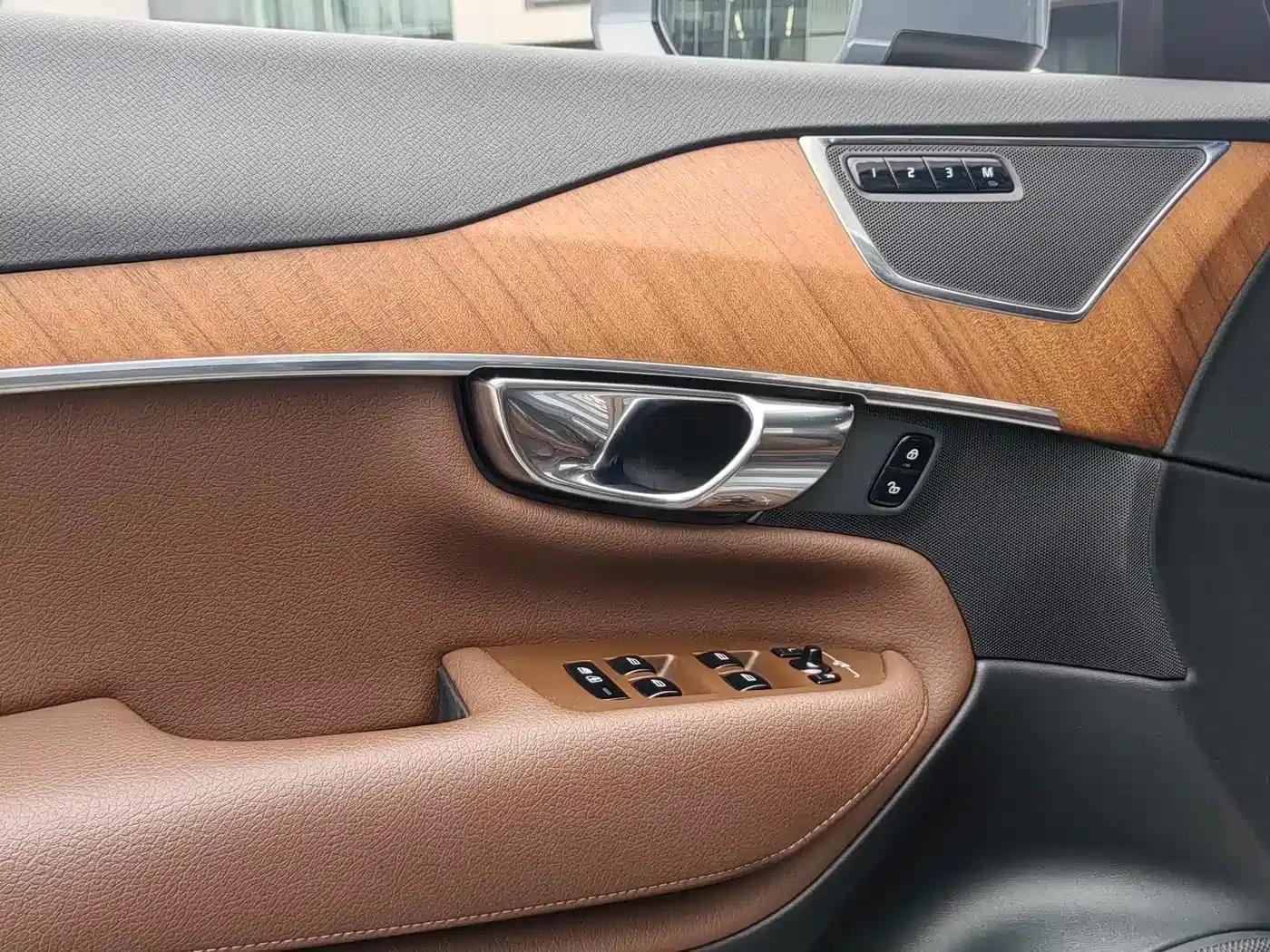 2021 Volvo XC90 B6 Inscription Luxury Edition 7-seater — миниатюра 11