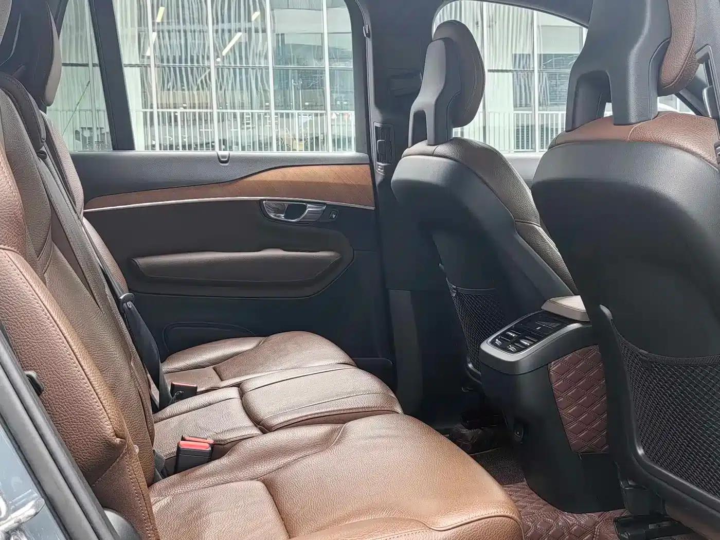2021 Volvo XC90 B6 Inscription Luxury Edition 7-seater — миниатюра 18