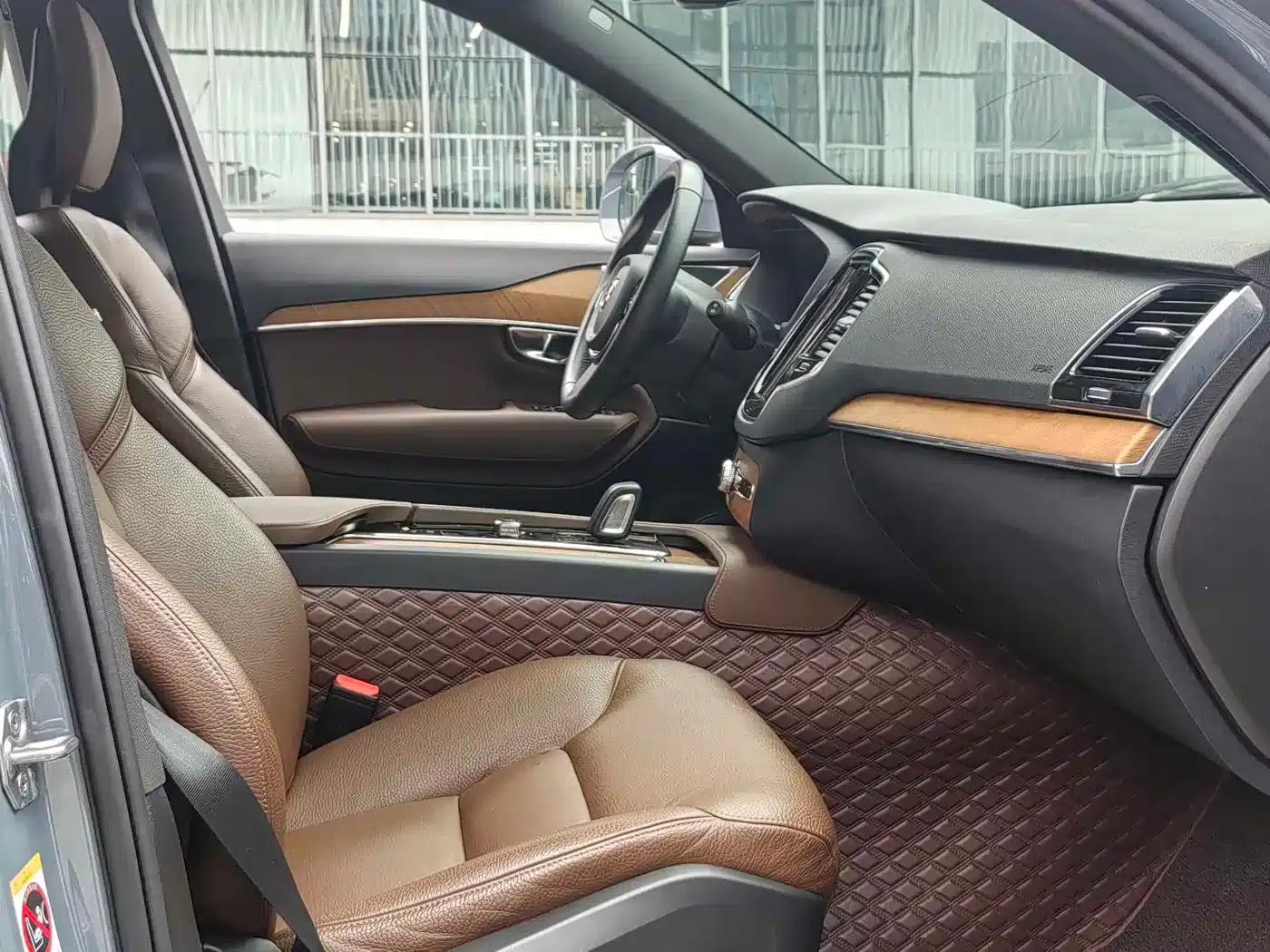 2021 Volvo XC90 B6 Inscription Luxury Edition 7-seater — миниатюра 21