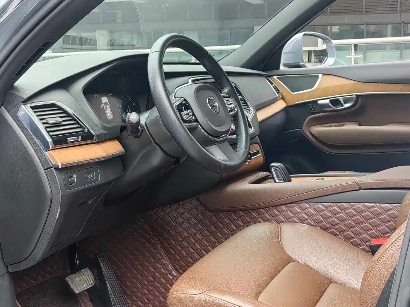2021 Volvo XC90 B6 Inscription Luxury Edition 7-seater — миниатюра 9